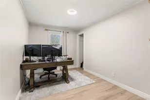 18 Floral Ave, Huntington, NY 11743 - Photo 10