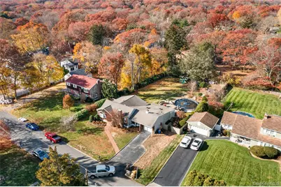 18 Floral Avenue, Huntington, NY 11743 - Photo 4