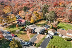 18 Floral Ave, Huntington, NY 11743 - Photo 4