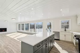 911 Ostrander Ave, Riverhead, NY 11901 - Photo 6