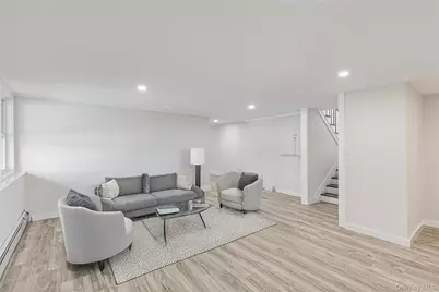 911 Ostrander Avenue, Riverhead, NY 11901 - Photo 16