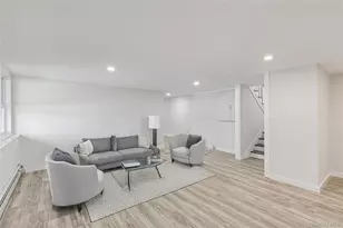 911 Ostrander Ave, Riverhead, NY 11901 - Photo 16