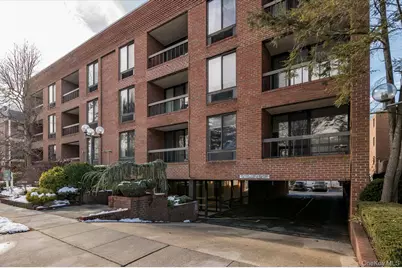 20 Gilchrest Road #3D, Great Neck, NY 11021 - Photo 1