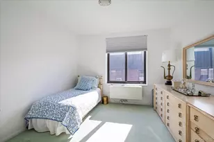 20 Gilchrest Rd, Great Neck, NY 11021 - Photo 8