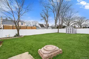 299 28th St, Copiague, NY 11726 - Photo 20