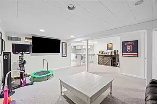 527 Spruce Ln, East Meadow, NY 11554 - Photo 38