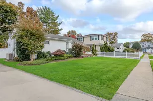 527 Spruce Ln, East Meadow, NY 11554 - Photo 2