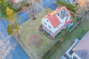 104 Grandview Ave, Great Neck, NY 11020 - Photo 16