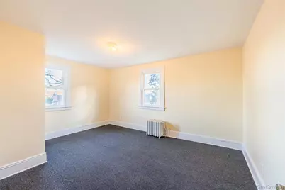 104 Grandview Avenue, Great Neck, NY 11020 - Photo 4