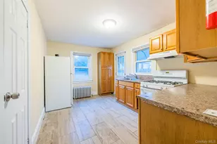 104 Grandview Ave, Great Neck, NY 11020 - Photo 14