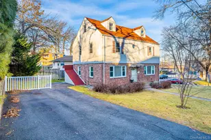 104 Grandview Ave, Great Neck, NY 11020 - Photo 8