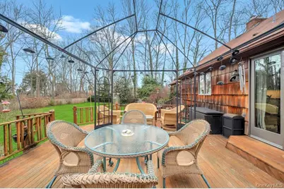 807 Union Avenue, Riverhead, NY 11901 - Photo 10