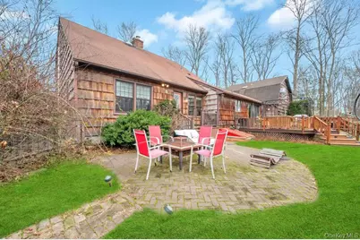807 Union Avenue, Riverhead, NY 11901 - Photo 36