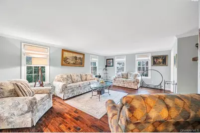 807 Union Avenue, Riverhead, NY 11901 - Photo 8