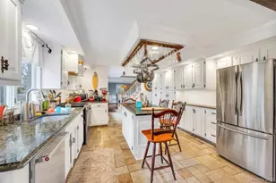 807 Union Ave, Riverhead, NY 11901 - Photo 16