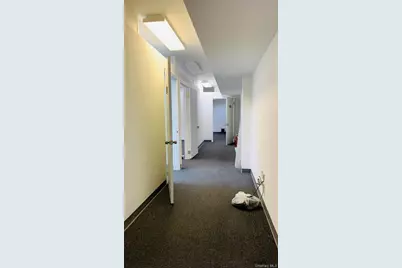 136-89 Roosevelt Avenue #2nd Floor, Flushing, NY 11354 - Photo 6