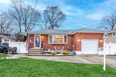 139 N Linden Street, Massapequa, NY 11758 - Photo 4