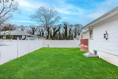139 N Linden Street, Massapequa, NY 11758 - Photo 32