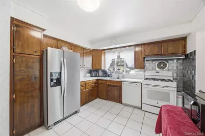 12 Viola Drive, Glen Cove, NY 11542 - Photo 12