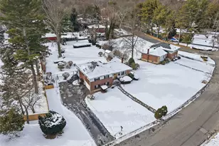 12 Viola Dr, Glen Cove, NY 11542 - Photo 34