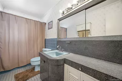 12 Viola Drive, Glen Cove, NY 11542 - Photo 20