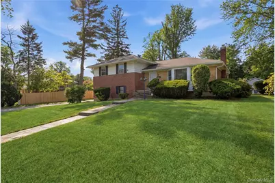 12 Viola Drive, Glen Cove, NY 11542 - Photo 2