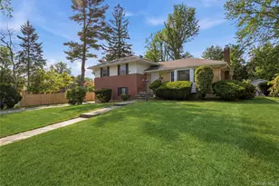 12 Viola Dr, Glen Cove, NY 11542 - Photo 2