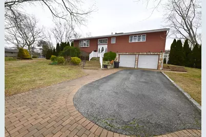 7 McNulty Street, Dix Hills, NY 11746 - Photo 2