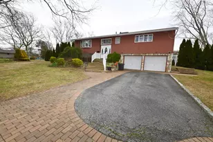 7 McNulty St, Dix Hills, NY 11746 - Photo 2