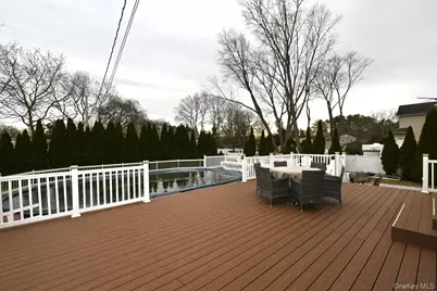 7 McNulty Street, Dix Hills, NY 11746 - Photo 18