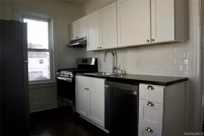 55 Vernon Avenue #2, Rockville Centre, NY 11570 - Photo 2