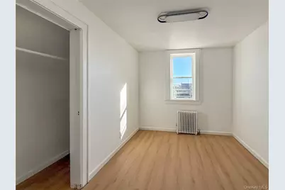 [Address not provided], Valley Stream, NY 11580 - Photo 6