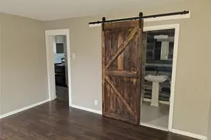 343 Washington Ave, Kingston, NY 12401 - Photo 2