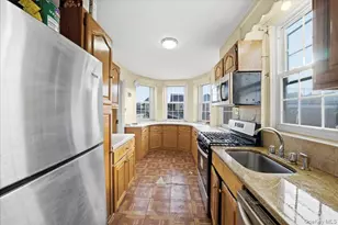 139-72 86th Rd, Jamaica, NY 11435 - Photo 4