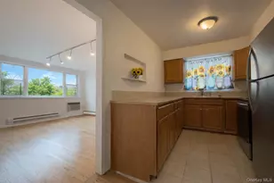 536 Throgs Neck Expy, Bronx, NY 10465 - Photo 4