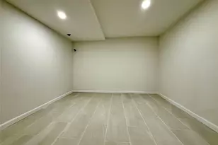 54-05 68th St, Maspeth, NY 11378 - Photo 34