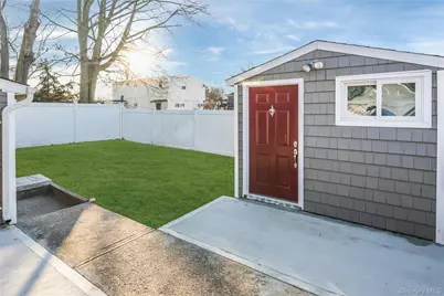 102A Claremont Avenue, West Babylon, NY 11704 - Photo 30