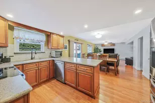 23 Foxboro Ave, Farmingville, NY 11738 - Photo 4