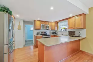 23 Foxboro Ave, Farmingville, NY 11738 - Photo 6