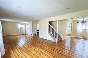 46 Falcon Dr, Hauppauge, NY 11788 - Photo 4