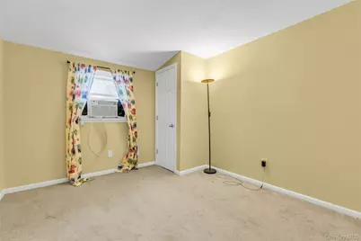 46 Falcon Drive, Hauppauge, NY 11788 - Photo 18