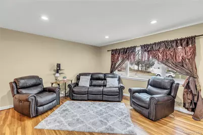 46 Falcon Drive, Hauppauge, NY 11788 - Photo 6