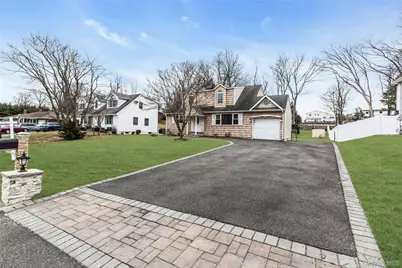 46 Falcon Drive, Hauppauge, NY 11788 - Photo 2