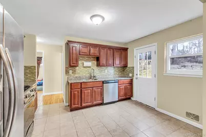 46 Falcon Drive, Hauppauge, NY 11788 - Photo 10