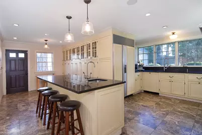 414 Pelham Manor Road, Pelham, NY 10803 - Photo 6