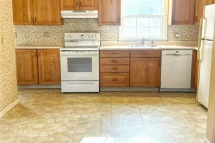 84 Hillis Terrace, Poughkeepsie, NY 12603 - Photo 10