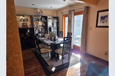 1550 Waters Edge Drive, Bayside, NY 11360 - Photo 6