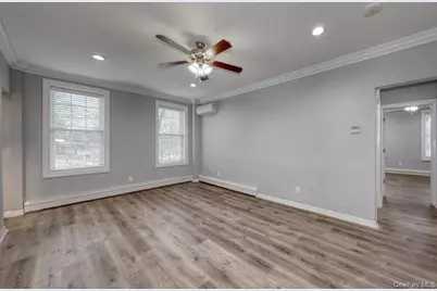 724 Howell Avenue #E, Riverhead, NY 11901 - Photo 4