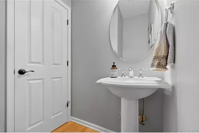 310 Bridgeview Drive, Poughkeepsie, NY 12601 - Photo 16
