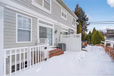 310 Bridgeview Drive, Poughkeepsie, NY 12601 - Photo 28